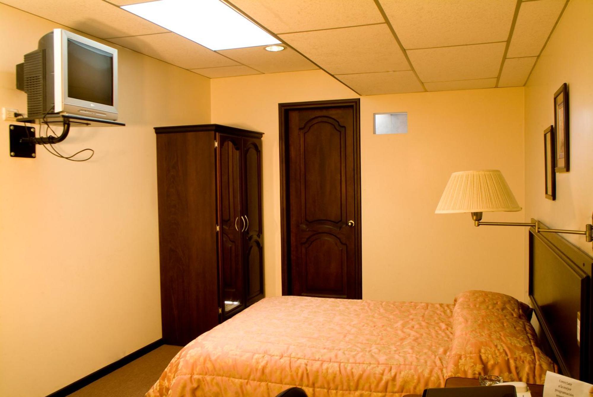 Hotel Podocarpus โลจา ภายนอก รูปภาพ